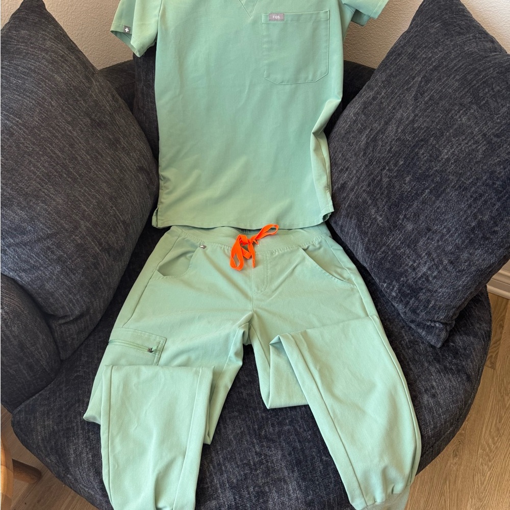 Figs Mint Green Scrub Set with Orange Drawstring